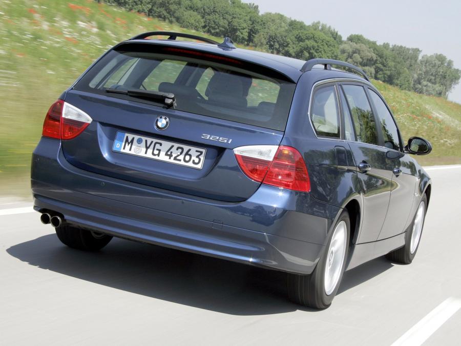  BMW 325i Touring 2006 года  (фото 2 из 16)